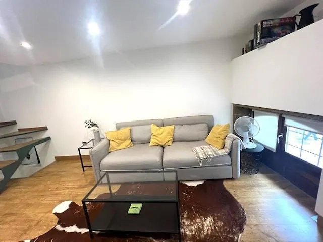 Alojamiento Tinajas Daire *